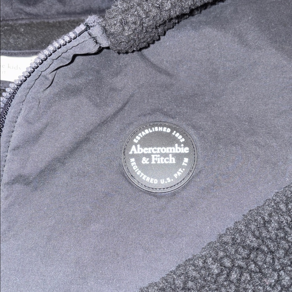Abercrombie & Fitch Kids XL Black Sherpa Jacket - Picture 2 of 5